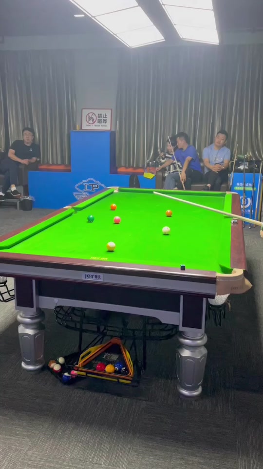 体操赛场上 体操赛场上